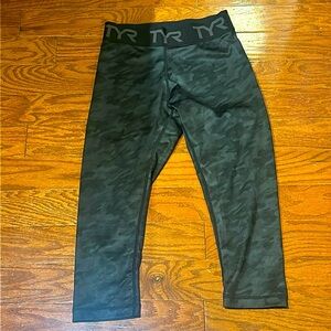 TYR compression crop leggings